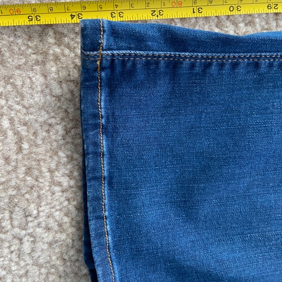 Hudson Mid-Rise Flare/Bootcut Jeans size 26 - Picture 5 of 7